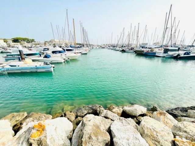 Gatu Sherry, Junto Puerto Deportivo Y Playa " Preferente Mayores De 25 Anos Y Familias " El Puerto de Santa Maria Ngoại thất bức ảnh