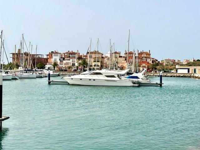 Gatu Sherry, Junto Puerto Deportivo Y Playa " Preferente Mayores De 25 Anos Y Familias " El Puerto de Santa Maria Ngoại thất bức ảnh